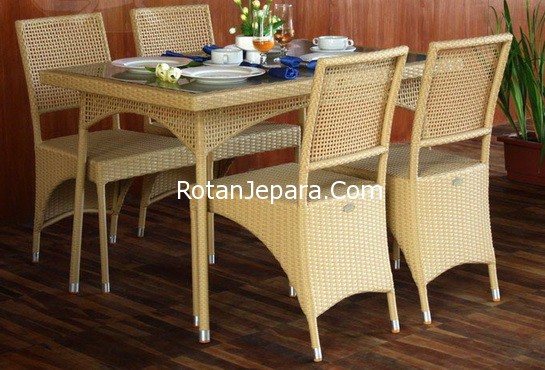 Kursi-makan-set-murah-untuk-villa