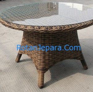 Meja Rotan