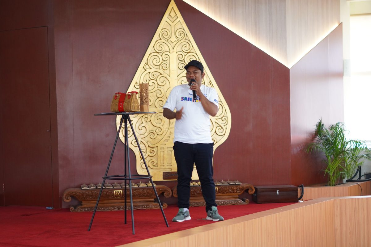 Presentasi Owner Rotan Jepara dalan Pengusaha Muda Brilian BRI Pusat PMB AWARD 2022