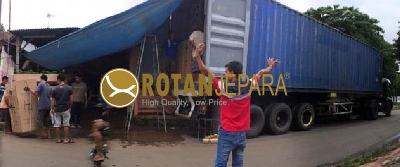 Proses Loading Container