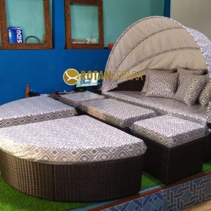 Java Daybed with Canopy Outdoor Furniture Hotel