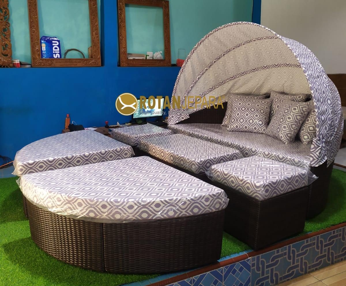 Java Daybed with Canopy Outdoor Furniture Hotel