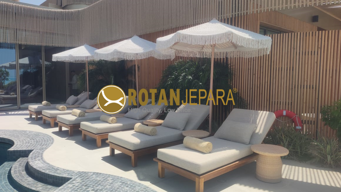 Testimonial Hotel Dubai Sunbed Teak Custom