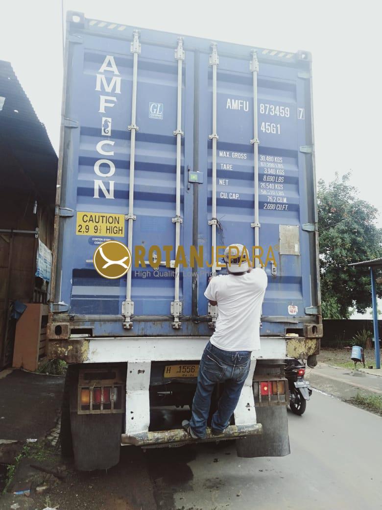 Closing Container with seal Shipment to United States of America