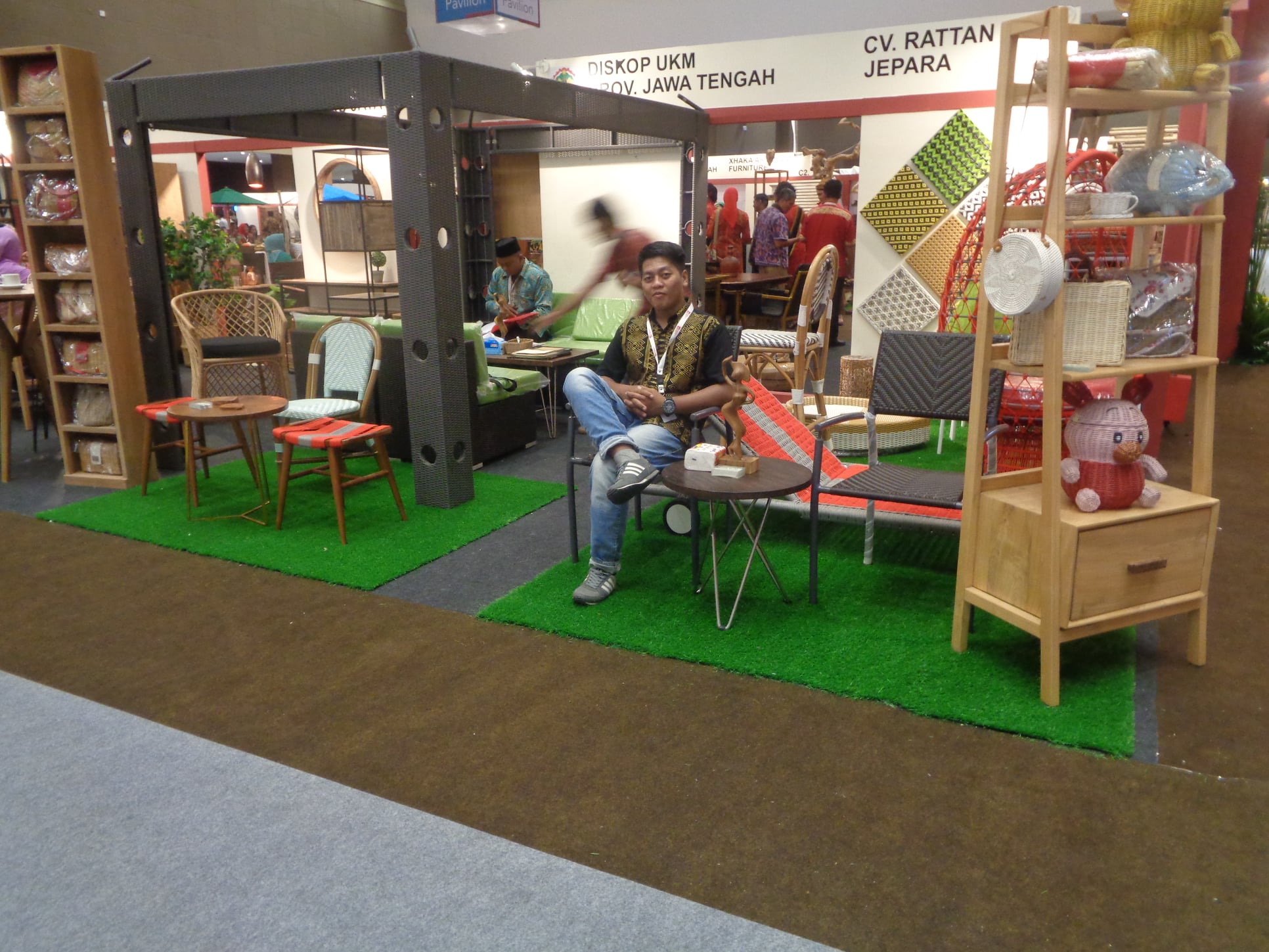 Indonesia International Furniture Expo (IFEX) is an International Trade Event that exhibits quality Furniture & Craft products by Indonesian Craftsmen.