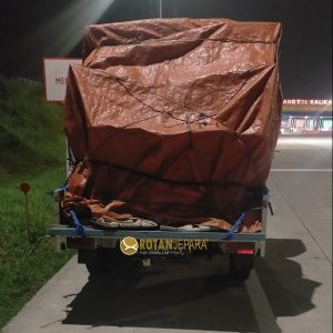 Pengiriman menggunakan Pick Up Rotan Jepara untuk Wilayah Jawa Tengah