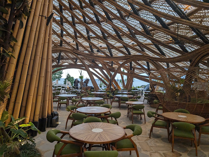 Luna Beach Club Bali 09