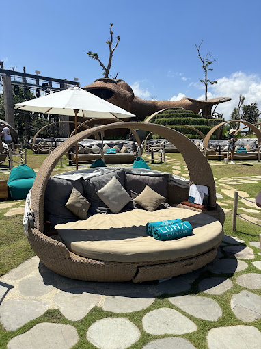 Luna Beach Club Bali 11