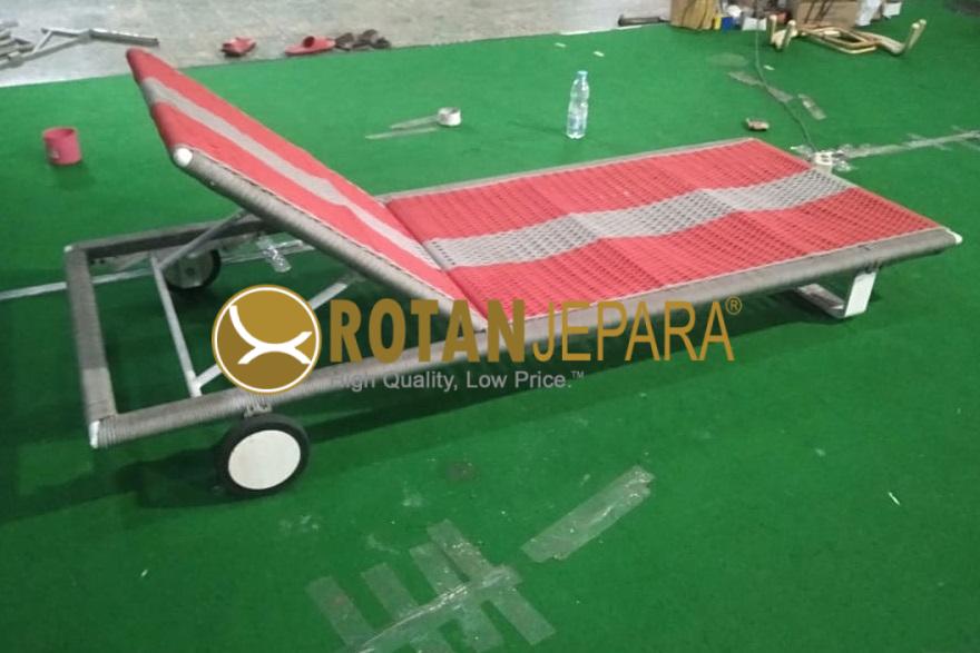 Red Memo Sunbed Rope Aluminum Untuk Kolam Renang Hotel Red Memo Sunbed Rope Aluminum Untuk Kolam Renang Hotel