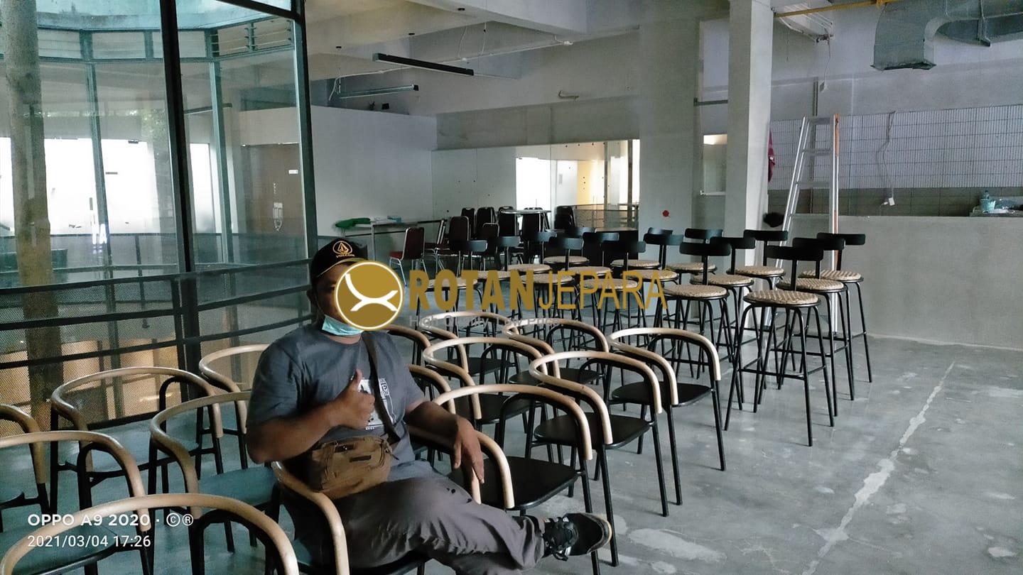 Project Kursi Makan & Kursi Bar Set Restoran Jakarta Buyer B2B Decoruma