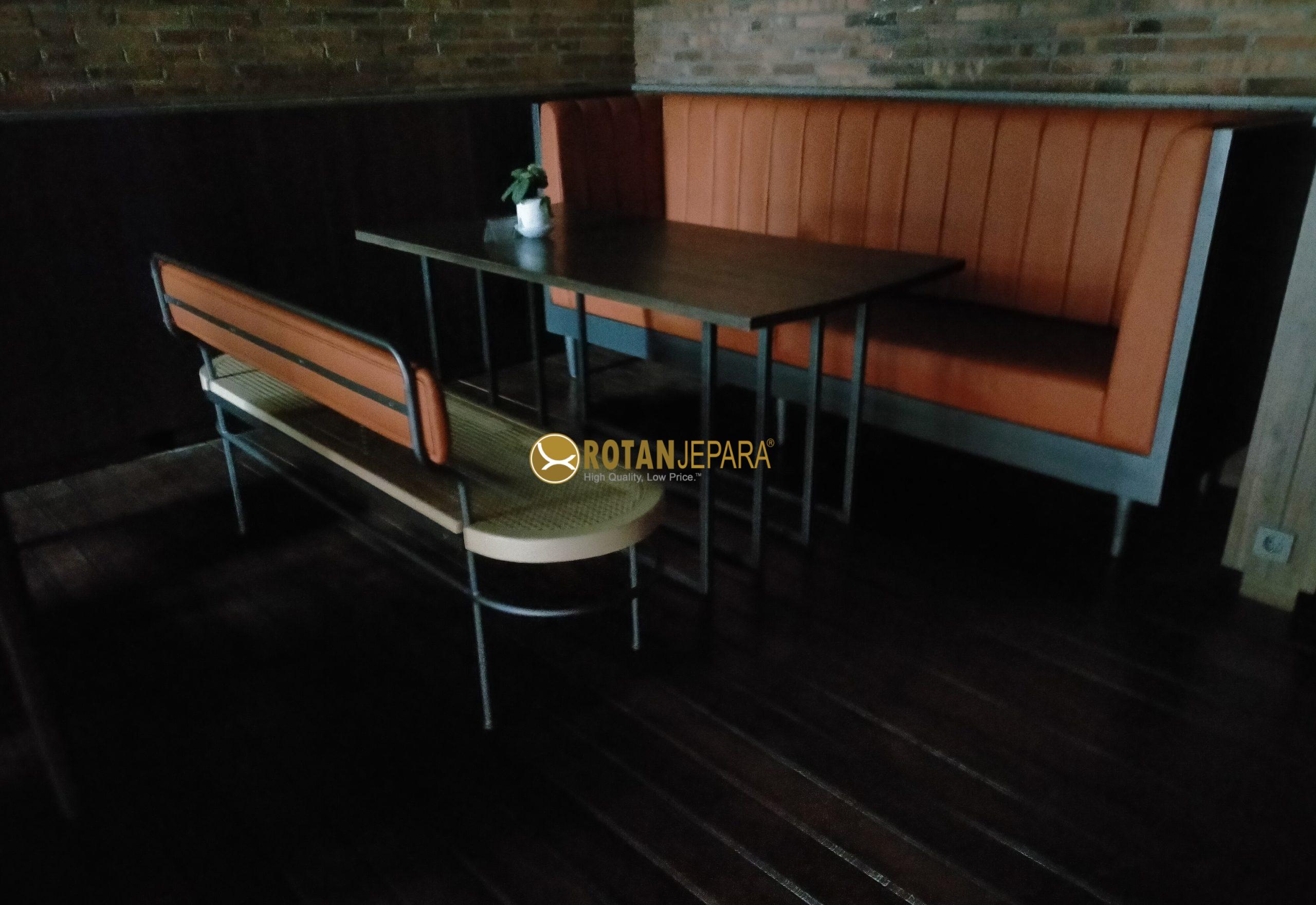 Baik, saya buatkan kalimatnya mengikuti gaya yang kamu kirim, tapi tetap saya ubah agar unik: **"Produk ini cocok digunakan di hotel & resort premium, restoran dan kafe bergaya modern natural, ruang tunggu, serta area semi-outdoor yang mengutamakan kenyamanan dan estetika."** Kalau mau, saya bisa langsung masukkan kalimat ini ke brosur yang tadi kita buat, lengkap dengan WA dan website. Baik, saya buatkan kalimatnya mengikuti gaya yang kamu kirim, tapi tetap saya ubah agar unik: **"Produk ini cocok digunakan di hotel & resort premium, restoran dan kafe bergaya modern natural, ruang tunggu, serta area semi-outdoor yang mengutamakan kenyamanan dan estetika."** Kalau mau, saya bisa langsung masukkan kalimat ini ke brosur yang tadi kita buat, lengkap dengan WA dan website.