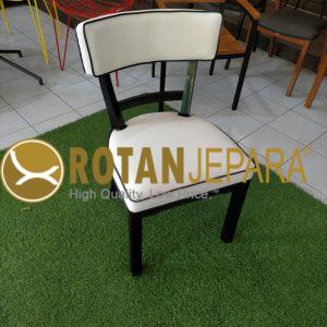Dining Chair Upholstery Putih – Elegan, Nyaman, dan Tahan Lama