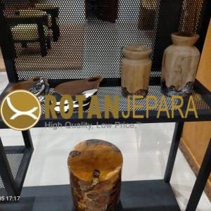 Bangku Kayu Trembesi Solid – Natural, Elegan, dan Multifungsi
