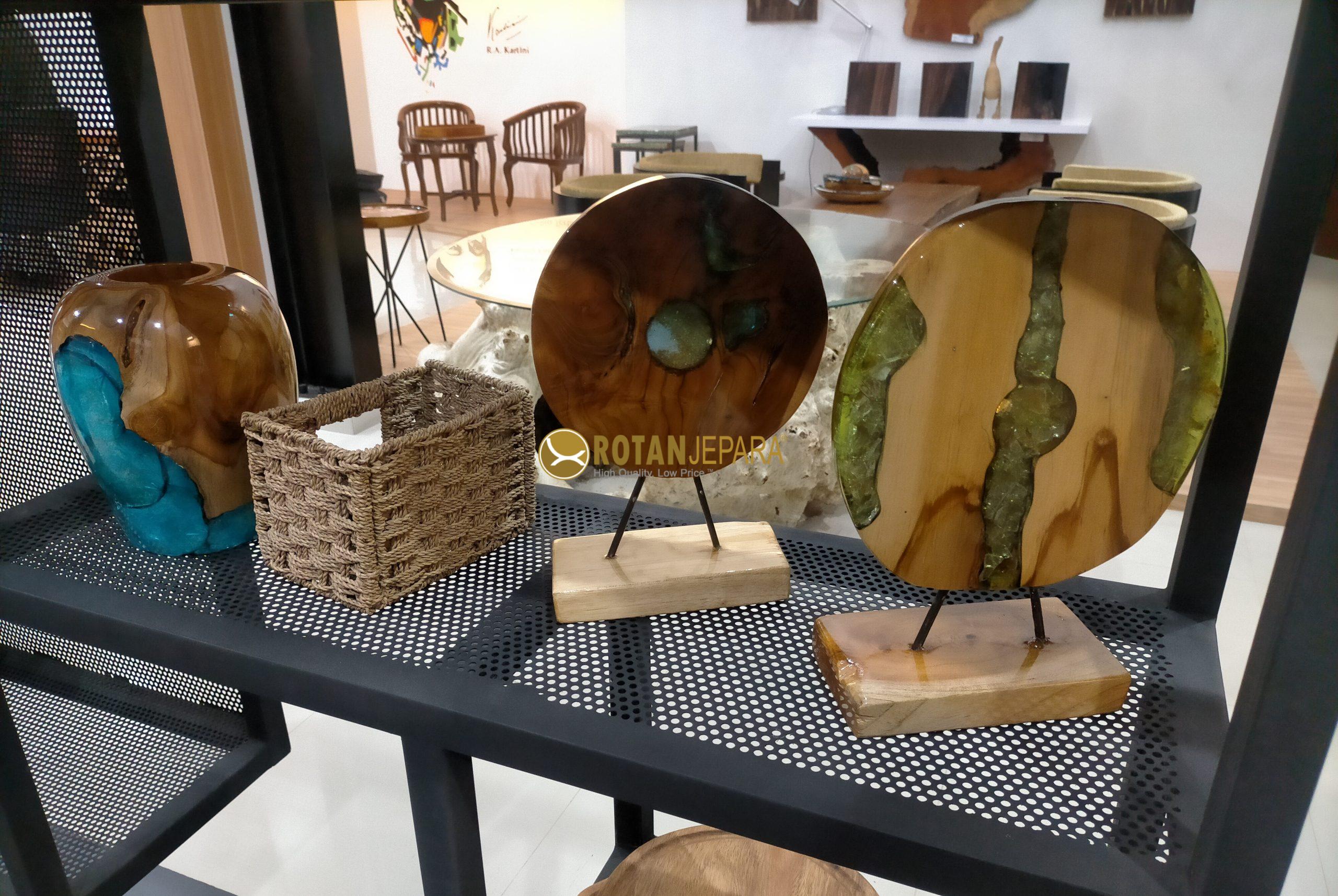 Dekorasi Kayu Resin Handmade – Unik, Elegan, dan Tahan Lama Dekorasi Kayu Resin Handmade – Unik, Elegan, dan Tahan Lama