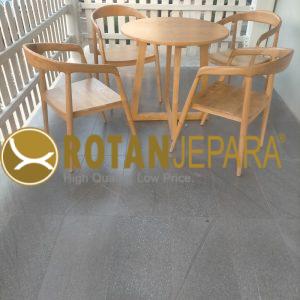 Set Meja Bundar & Kursi Kayu Minimalis Scandinavian – Elegan, Kokoh, dan Serbaguna