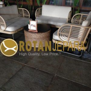 Sofa Rotan 2 Dudukan Minimalis – Elegan, Nyaman, dan Tahan Lama