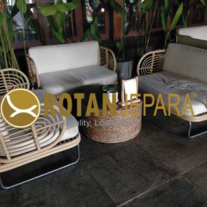 Sofa Rotan 2 Dudukan Minimalis – Elegan, Nyaman, dan Tahan Lama