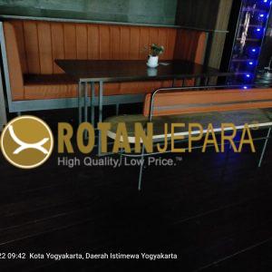 Bangku Rotan Industrial Backrest – Stylish, Kokoh, dan Nyaman