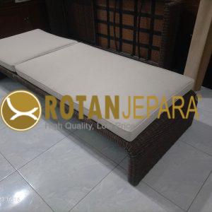 Daybed Rotan Sintetis Premium – Elegan, Nyaman, dan Tahan Cuaca