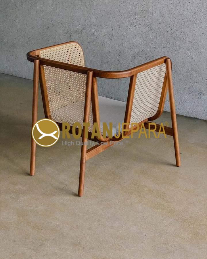Kursi Santai Rotan Kayu Jati Minimalis Elegan – Nyaman & Estetik Kursi Santai Rotan Kayu Jati Minimalis Elegan – Nyaman & Estetik
