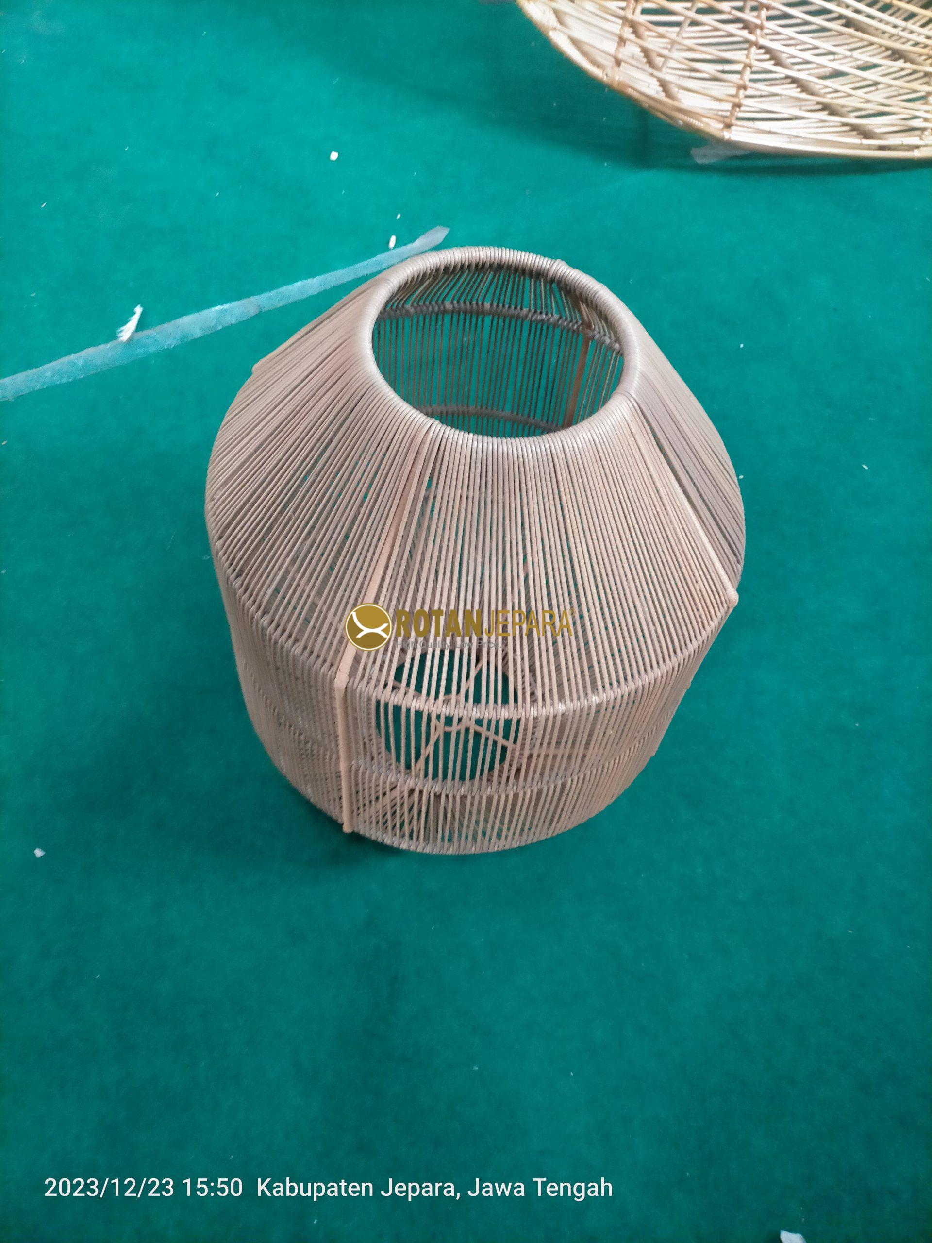 Kap Lampu Anyaman Rotan Minimalis – Handmade Decorative Lighting Kap Lampu Anyaman Rotan Minimalis – Handmade Decorative Lighting