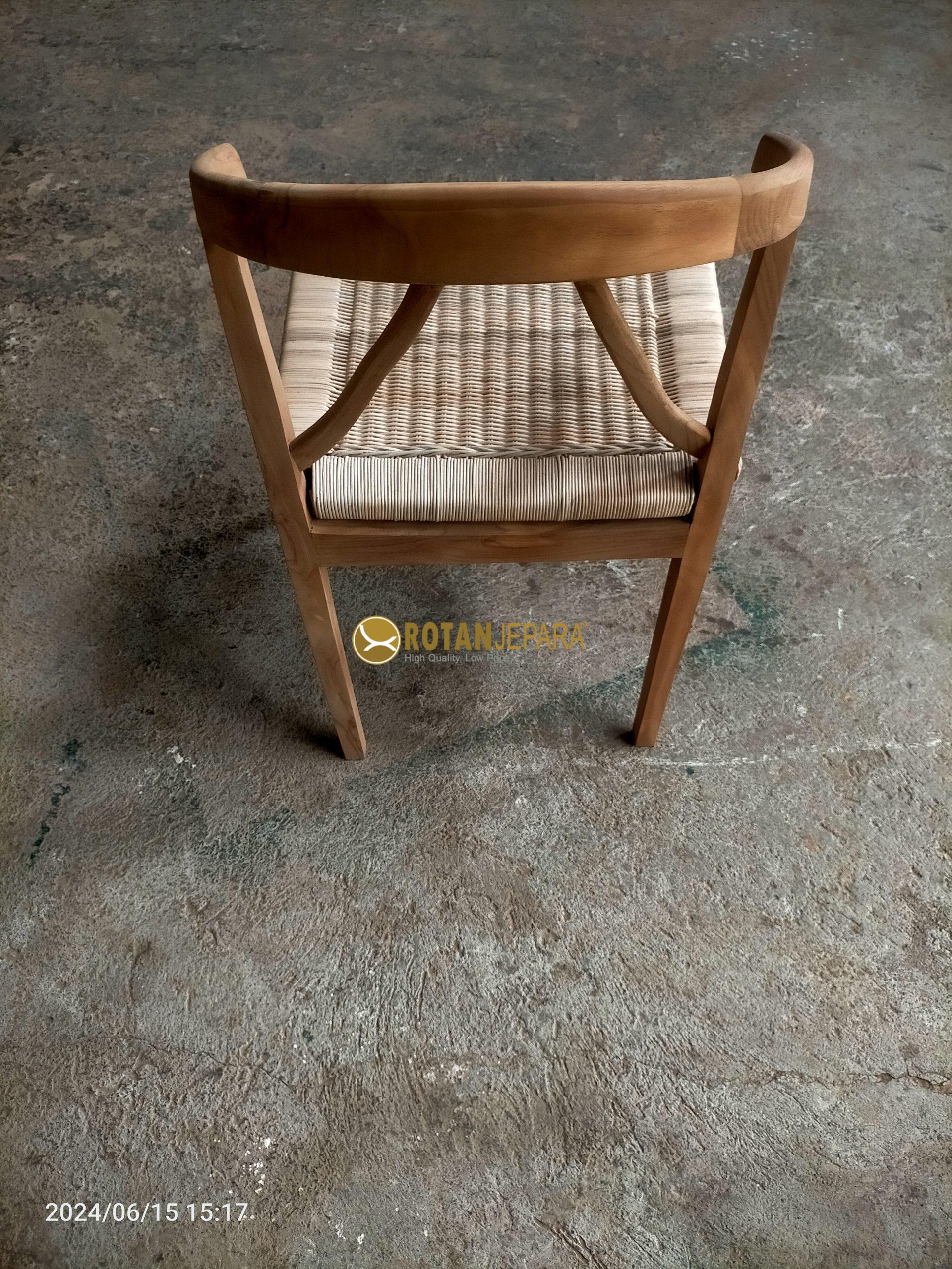oppo_34Kursi Rotan Kayu Jati Minimalis Scandinavian – Handmade Series Kursi Rotan Kayu Jati Minimalis Scandinavian – Handmade Series