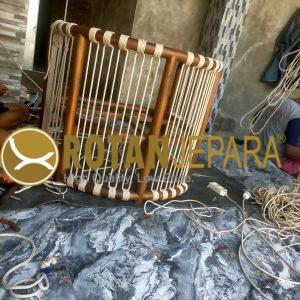 Kursi Kayu Jati Anyaman Tali – Handmade Natural Series