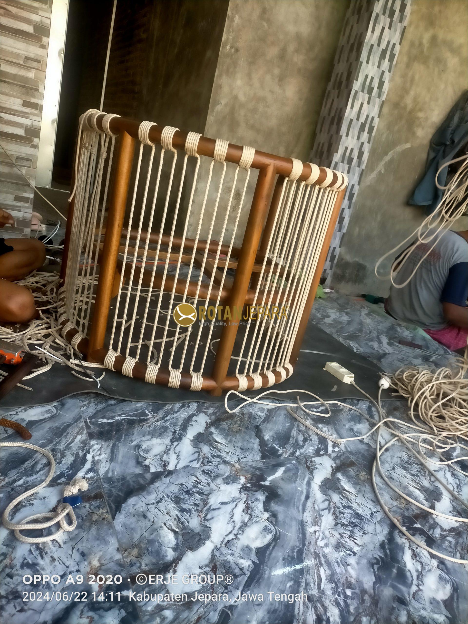 Kursi Kayu Jati Anyaman Tali – Handmade Natural Series Kursi Kayu Jati Anyaman Tali – Handmade Natural Series