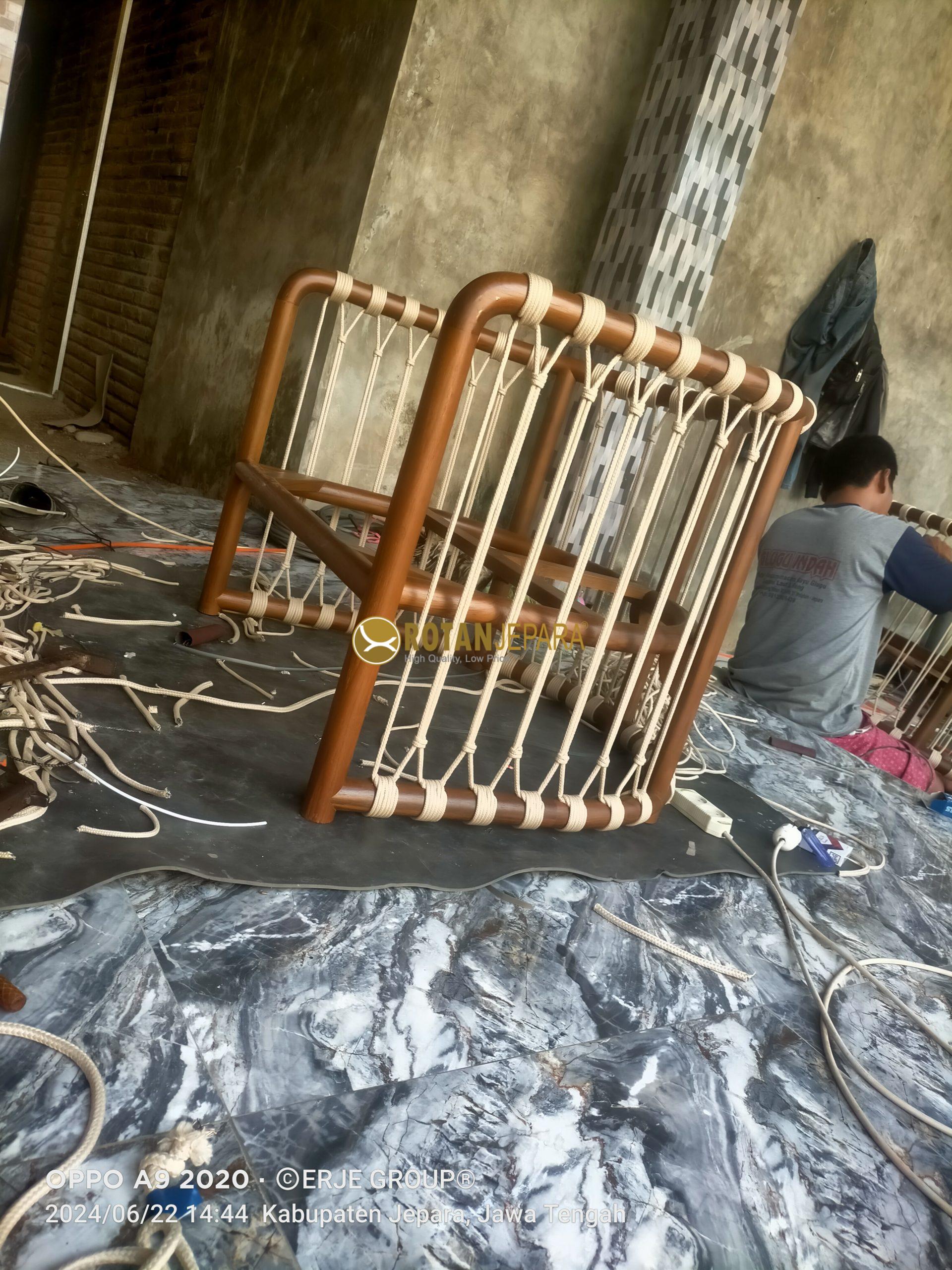 Kursi Kayu Jati Anyaman Tali – Handmade Natural Series Kursi Kayu Jati Anyaman Tali – Handmade Natural Series