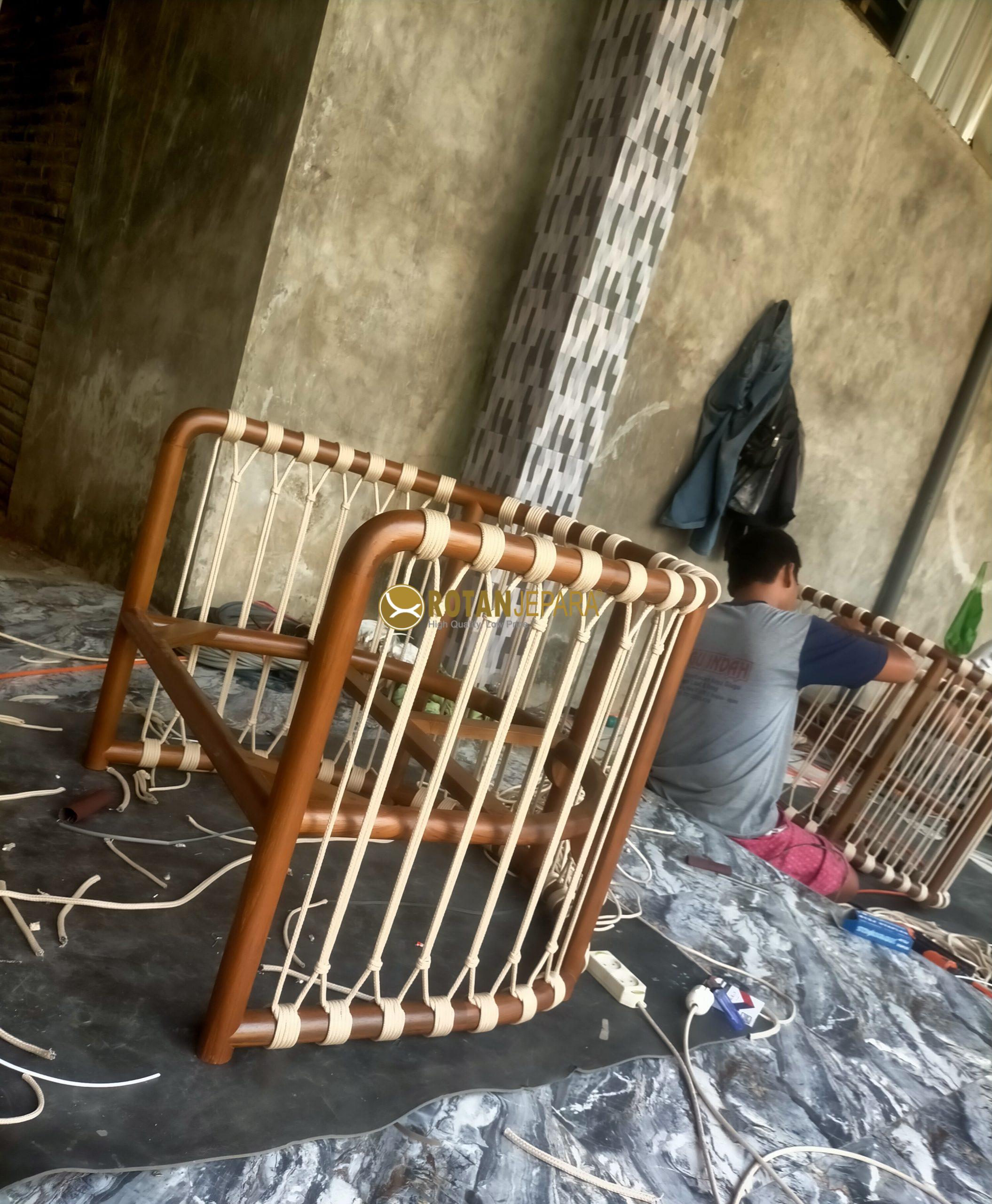 Kursi Kayu Jati Anyaman Tali – Handmade Natural Series Kursi Kayu Jati Anyaman Tali – Handmade Natural Series