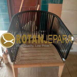 Kursi Kayu Jati Anyaman Tali Lengkung – Natural Elegance Series